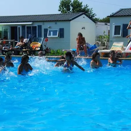 Comfortable Near With Shared Pool Dom wakacyjny