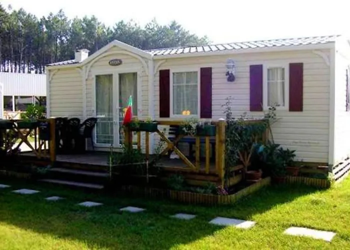 Casa de Férias Comfortable Near With Shared Pool
