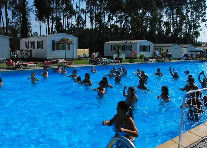 Casa de Férias Comfortable Near With Shared Pool