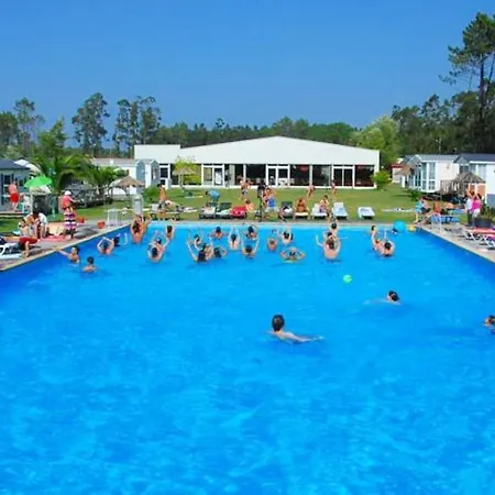 Σπίτι διακοπών Comfortable Near With Shared Pool Pataias