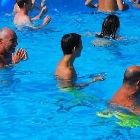 Comfortable Near With Shared Pool Σπίτι διακοπών *