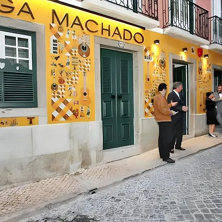 Comfortable Near With Shared Pool