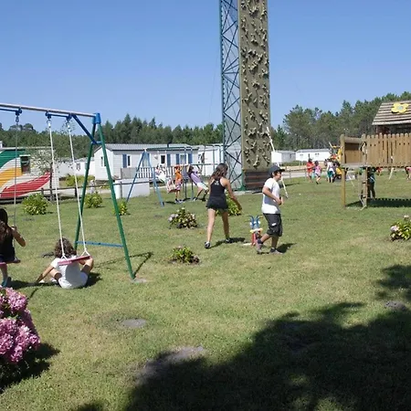 Comfortable Near With Shared Pool Semesterbostad