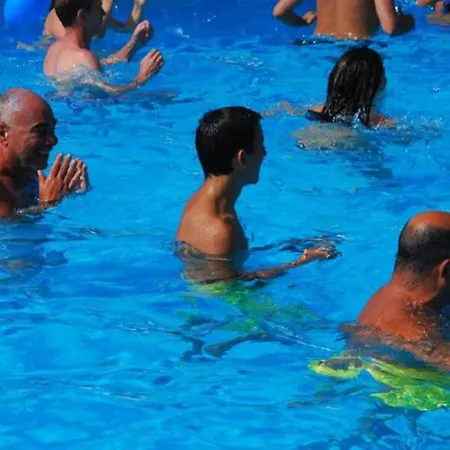Comfortable Near With Shared Pool Сasa de vacaciones *