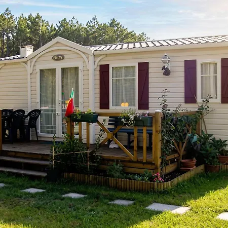 בית נופש Comfortable Near With Shared Pool