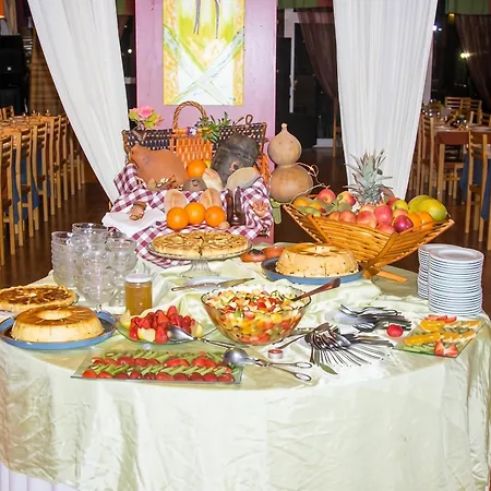 Comfortable Near With Shared Pool בית נופש *