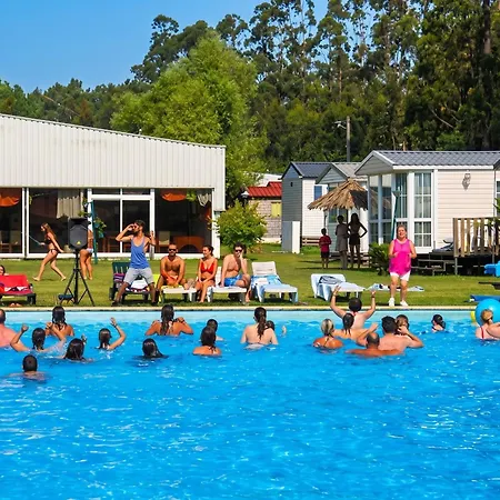 Comfortable Near With Shared Pool בית נופש פטיאס