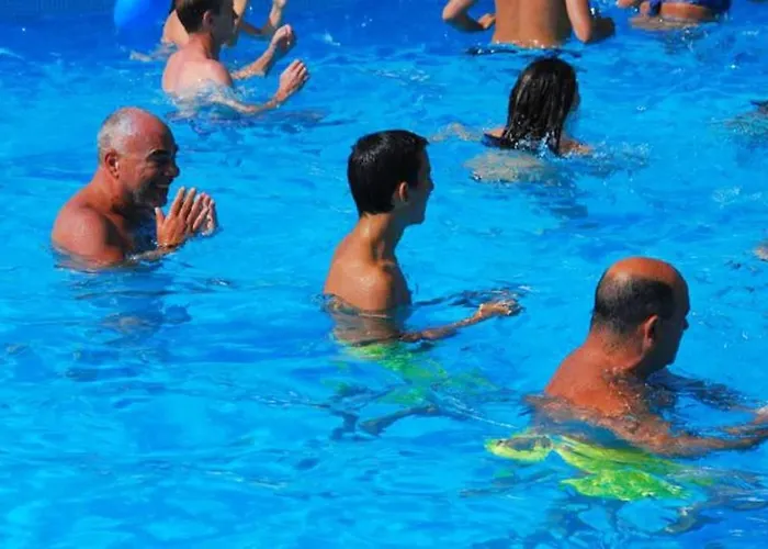 Comfortable Near With Shared Pool Holiday home *